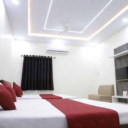 Hotel Jag Laxmi Palace Prime Location Main Road Near Mahakal Temple And Railway Station Ujjain Luaran gambar