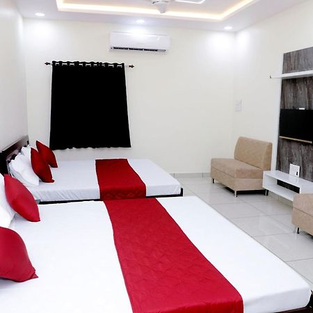 Hotel Jag Laxmi Palace Prime Location Main Road Near Mahakal Temple And Railway Station Ujjain Luaran gambar