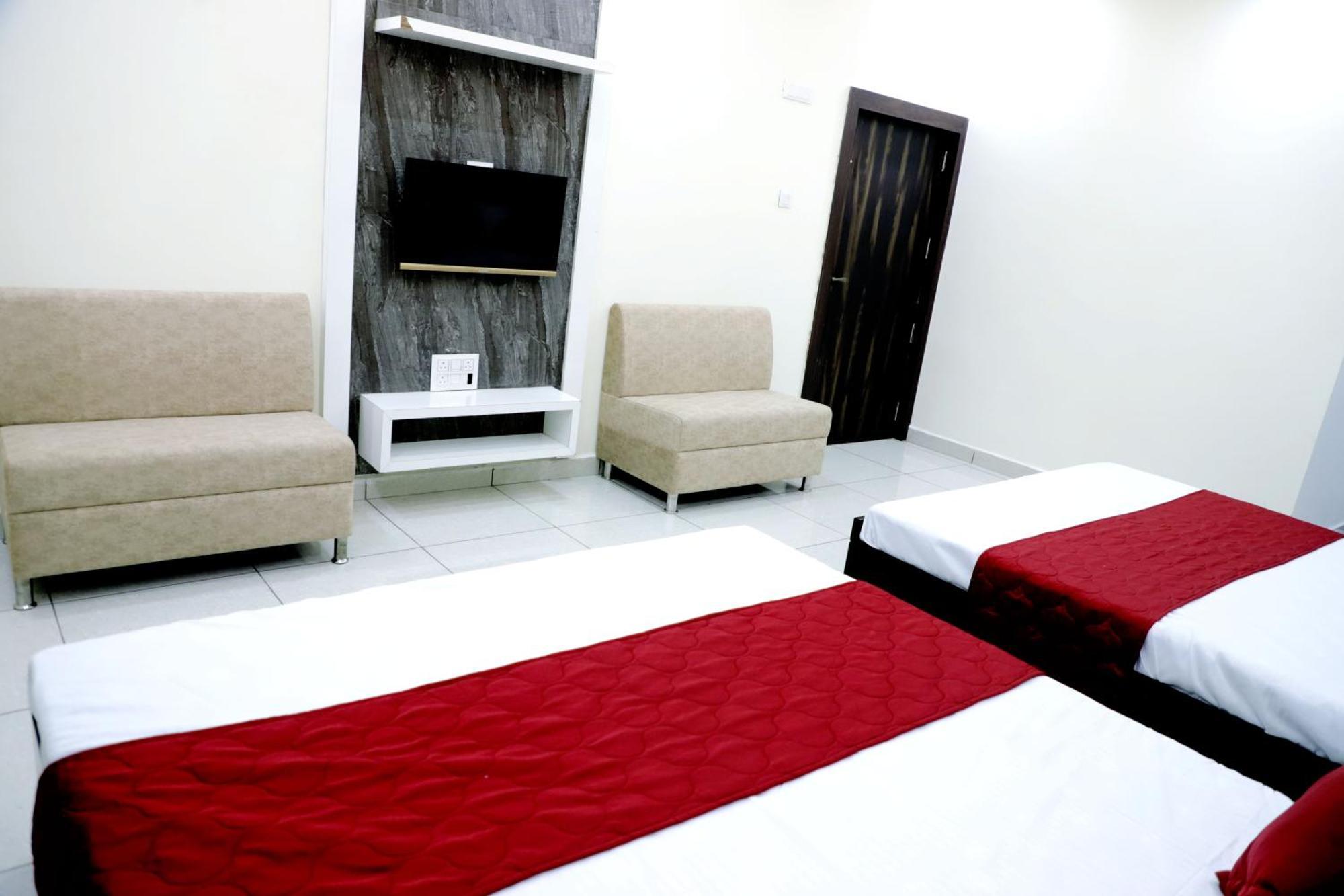 Hotel Jag Laxmi Palace Prime Location Main Road Near Mahakal Temple And Railway Station Ujjain Luaran gambar