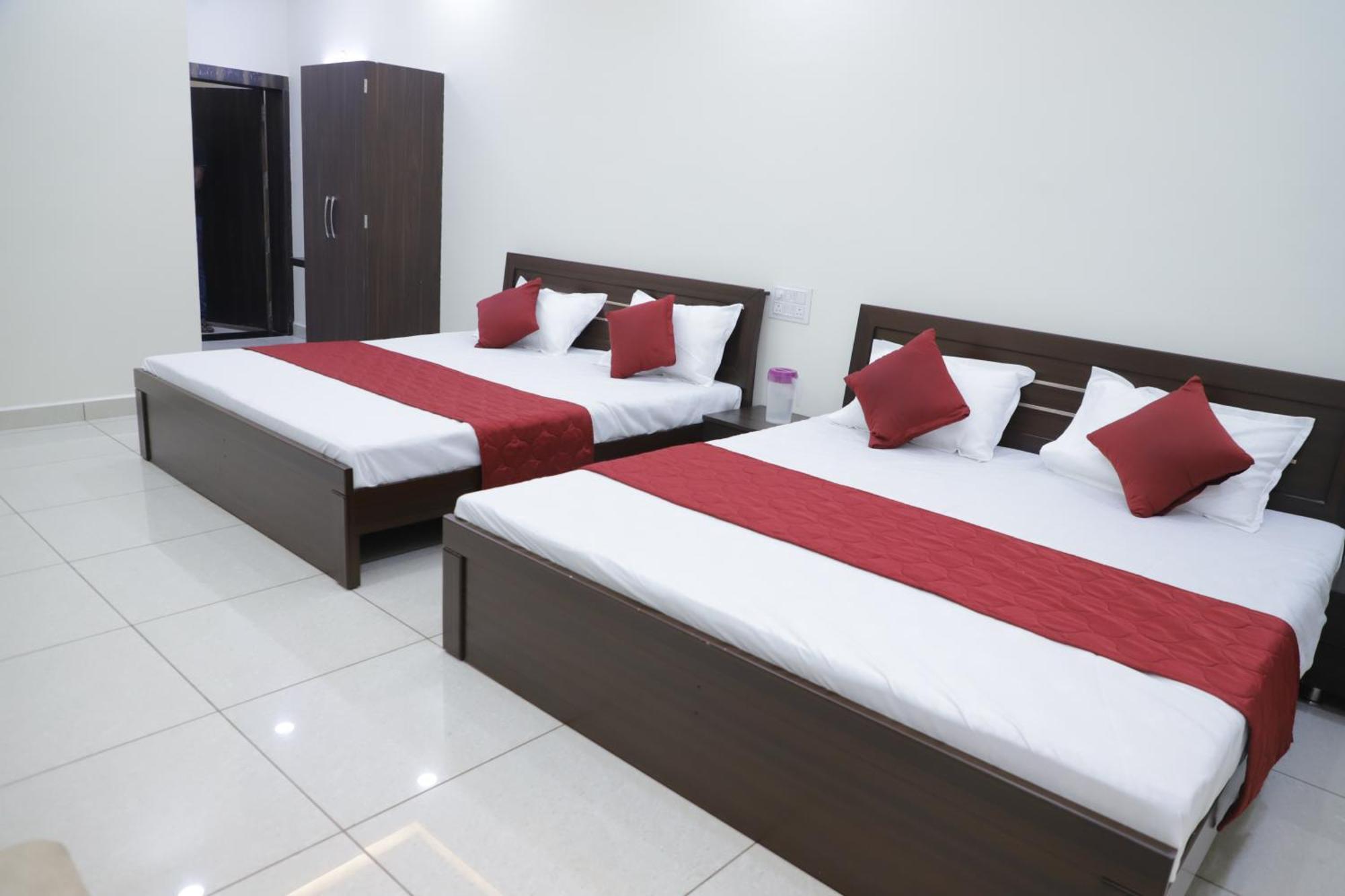 Hotel Jag Laxmi Palace Prime Location Main Road Near Mahakal Temple And Railway Station Ujjain Luaran gambar